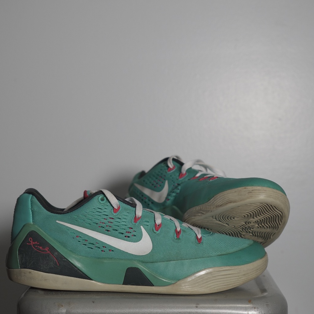 Nike Kobe 9 EM "Dusty Cactus" Men's Basketball Shoes - Size 11, Teal/Crimson